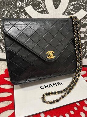 Chanel Quilted Che Shoulder Bag